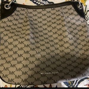 Michael Kors jet set crossbody bag